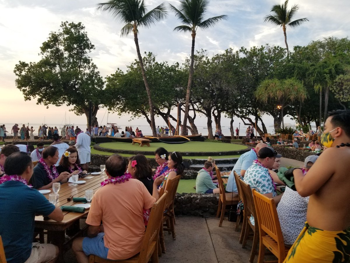 _davewiff's tweet image. Day 7:  What a day. Spent the morning touring Maui Gold (the only pineapple plantation in the US). And then ended Maui with the worlds best luau.  Gonna be tough to have a better day than today.