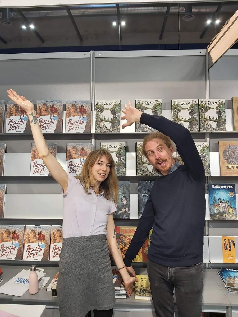 philippesutter4's tweet photo. #Lesenmachtglūcklich +
#Lire #rend #heureux
40.000 Besucher sind heuer auf die @buch_wien gekommen. 👏
Sehr begeistert von der Teilnahme am Festival der frankophonen Comics.
Die beiden 🇲🇫 Comics-Autoren #ClaireFauvel und #ThomasGilbert waren unsere 👍 Gäste
#PalaisRohan @LeCNL https://t.co/TU2l9nBgi0