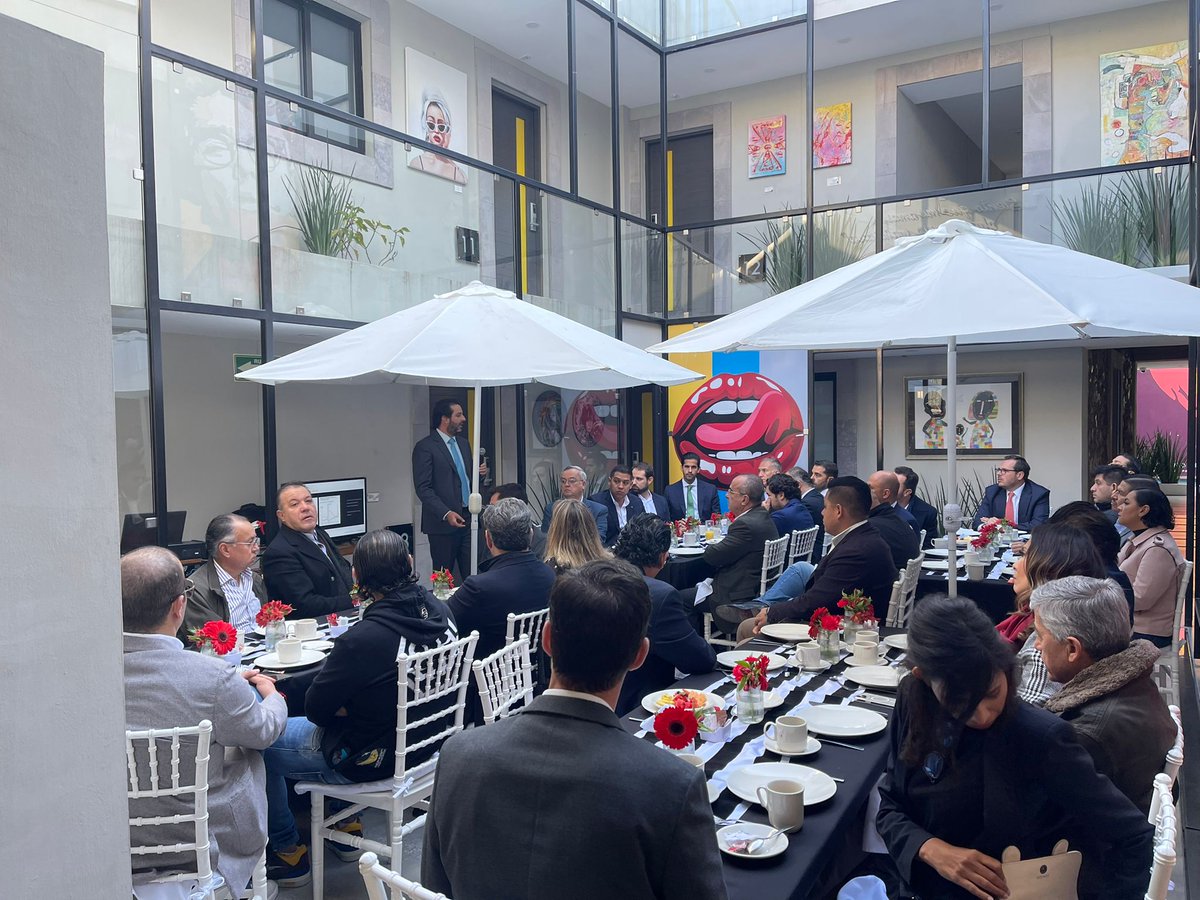 GDP_Consultoria's tweet photo. “Nuestro más sincero agradecimiento a Financiera Querétaro y a los empresarios de la región por el desayuno organizado para explorar sinergias de inversión entre España y Mexico, al que fuimos invitados 
@GrupoChr  ,  @GDP_Consultoria , @SantanderMx y @GrupoViajabien https://t.co/6PutdLJOje
