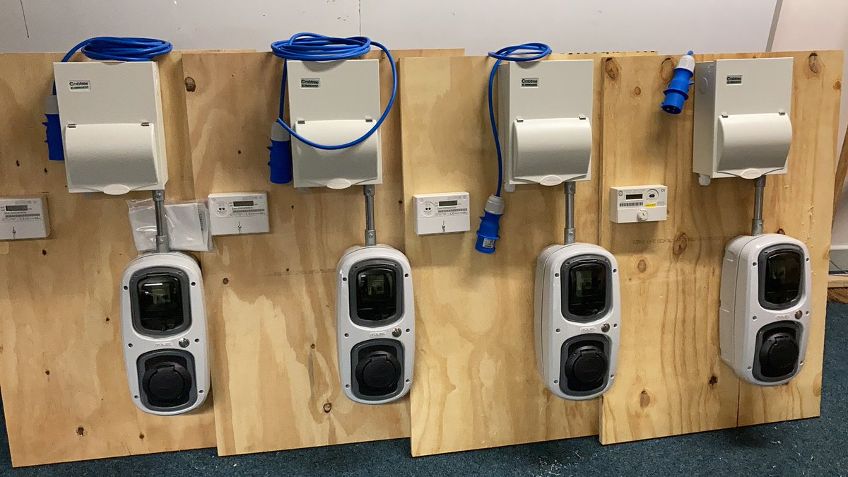 WSC_Electrical's tweet image. New Electrical Vehicle charging test rigs in build for our new 2919 course starting in January.