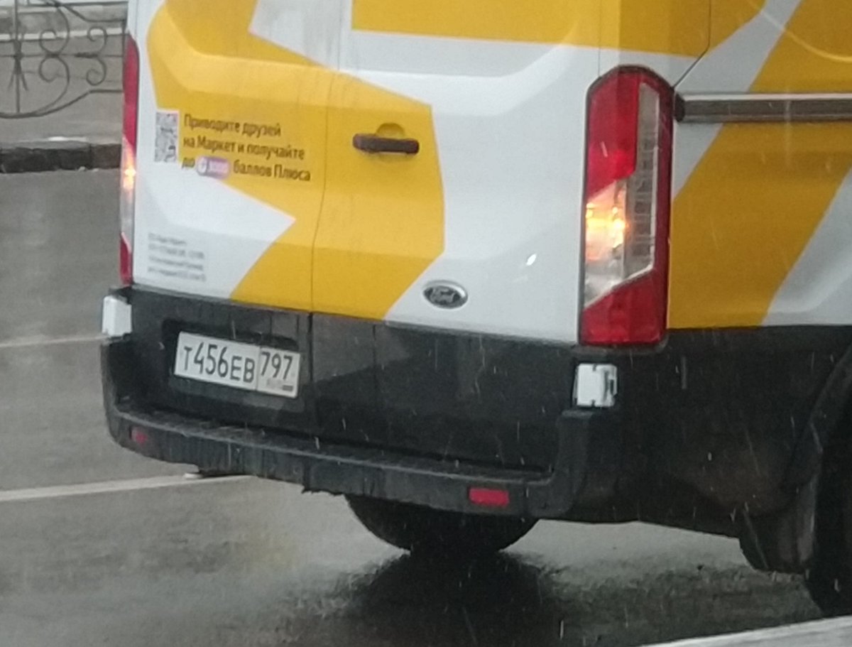 asp_iv's tweet photo. @yandex_go пожалуйста объясните своим водителям, что включение "аварийки" не отменяет нарушения ПДД и проявления неуважения к другим участникам движения. https://t.co/TaAiUo3L7e
