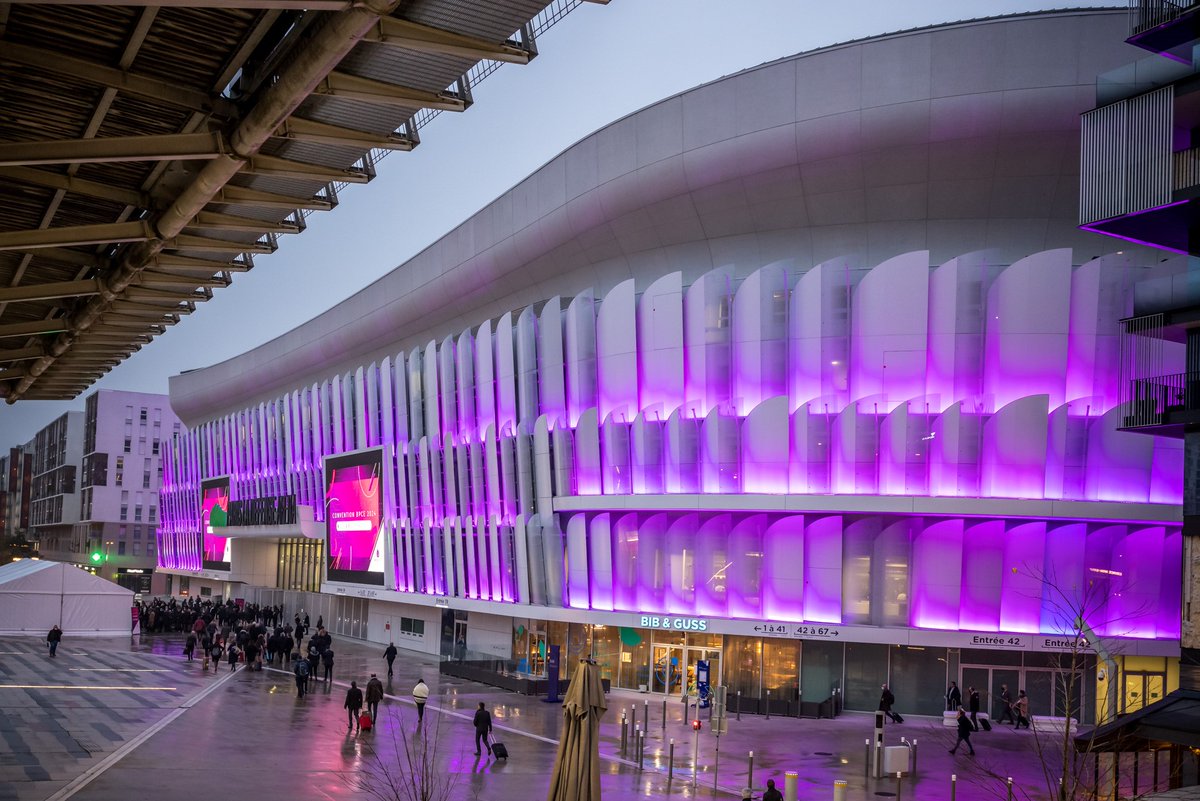 Le Groupe BPCE est heureux d'accueillir ce jour 2500 dirigeants et managers de toutes les entreprises du groupe pour la #ConventionBPCE2024. L’occasion d’approfondir les ambitions stratégiques pour 2024 et de lancer une dynamique collective autour de sa mise en œuvre #ANosMarques