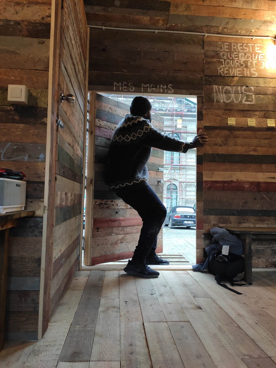 Just 5 days to enjoy our festival! 
😬🔥😲

Photo from the performance The Time Between us de #Fernandorubio with #PitchoWK

<a href="/KVSbrussels/">KVS</a> @Kaaitheater