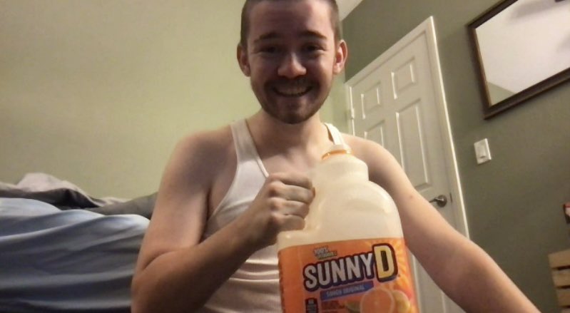 GlobalNutz's tweet photo. The face of a man who just won a fornite match https://t.co/VgqCY4GKvt