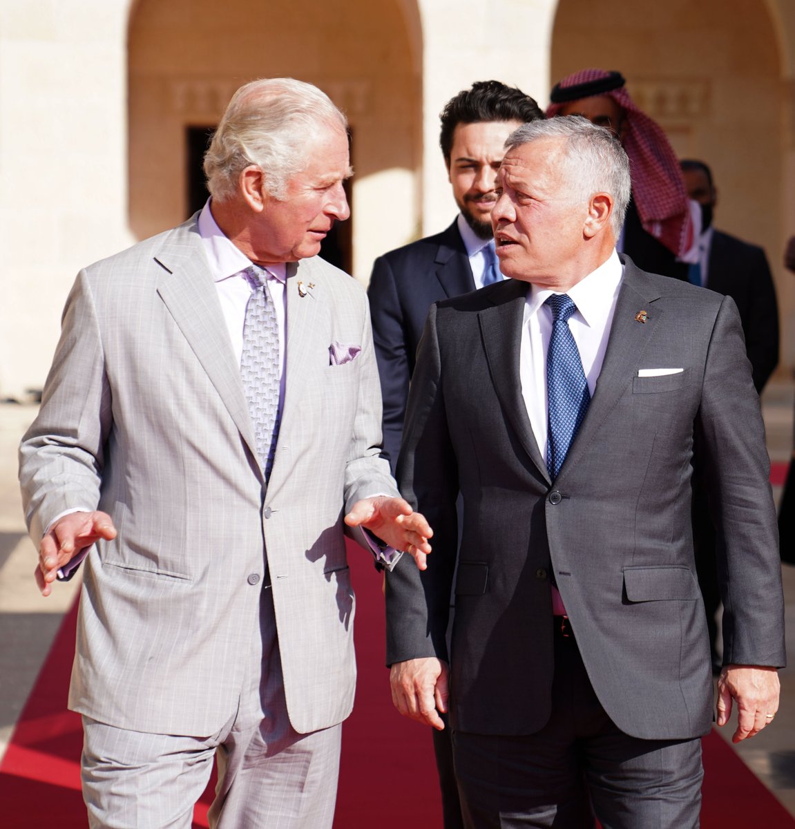 KingAbdullahII's tweet photo. I was truly delighted to welcome my dear friend The Prince of Wales and The Duchess of Cornwall in their second home. The ties spanning generations between our families mirror the enduring partnership between our countries, which mark 100 years of friendship
@ClarenceHouse https://t.co/vFgBGASCJv