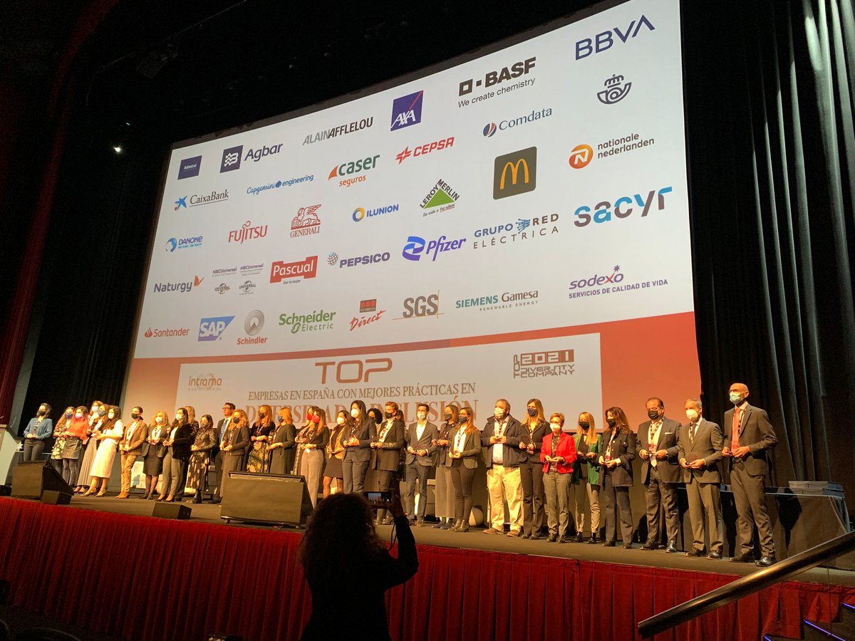 Intrama_es's tweet photo. Estas han sido las #TOP30 empresas con mejores prácticas en #Diversidad e #Inclusión de esta sexta edición de #FactorW2021 👏🎉 https://t.co/PNhAh8FTaS