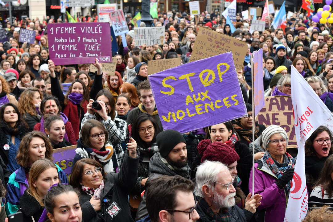 lillefrance's tweet photo. ♀ Dimanche 21 novembre, dites #STOP aux violences sexistes et sexuelles et participez à une marche avec #NousToutes Lille !

📍 Départ à 14h, Place du Théâtre, #Lille.

🟣 Tenue violette conseillée.

👉 https://t.co/t09S3ZTHYP https://t.co/cU2dhXCS3N