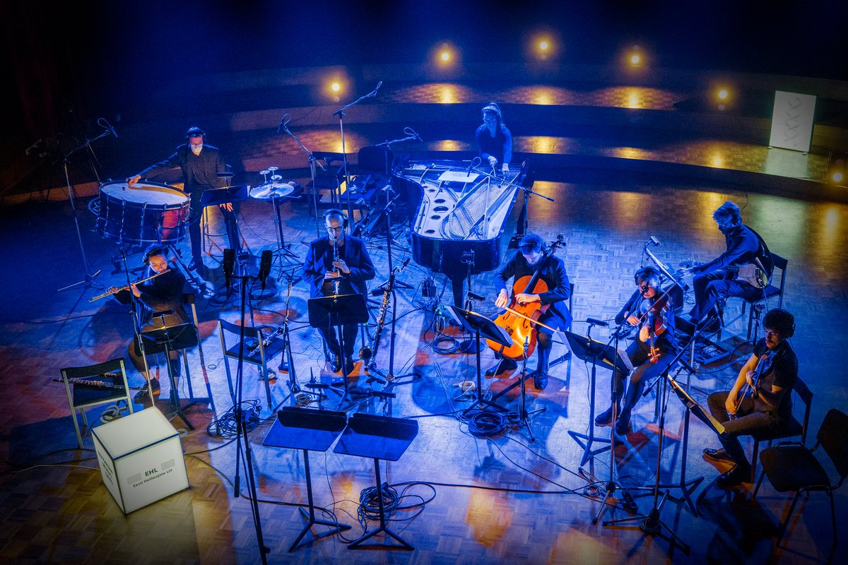 defunensemble tweet media