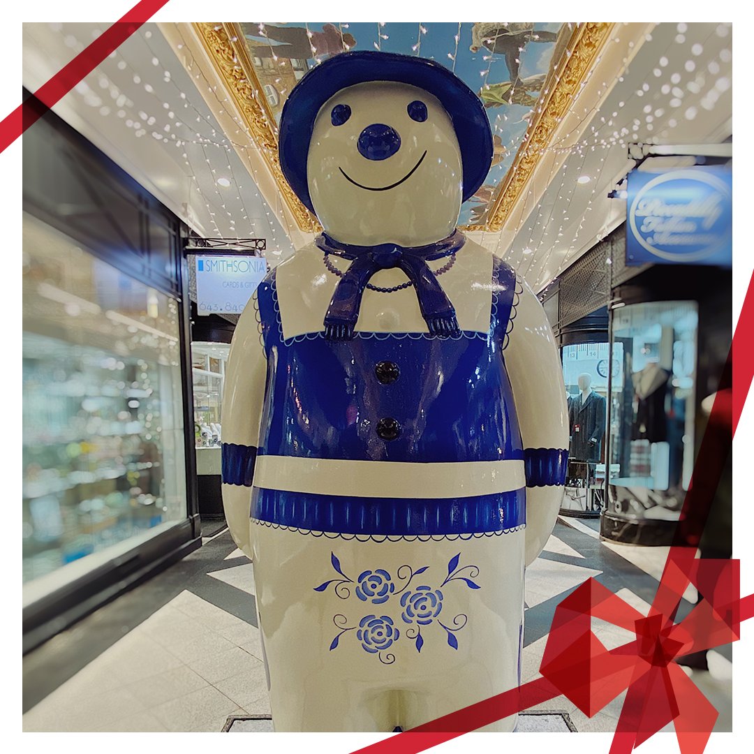 Eight maids are milking in Piccadilly Arcade this Christmas with the Walking with The Snowman Trail ⛄ 

Pick up a Christmas in Birmingham map to follow the sculpture trail and find all twelve snowmen across Birmingham city centre, or download it here: bit.ly/2YXNppI