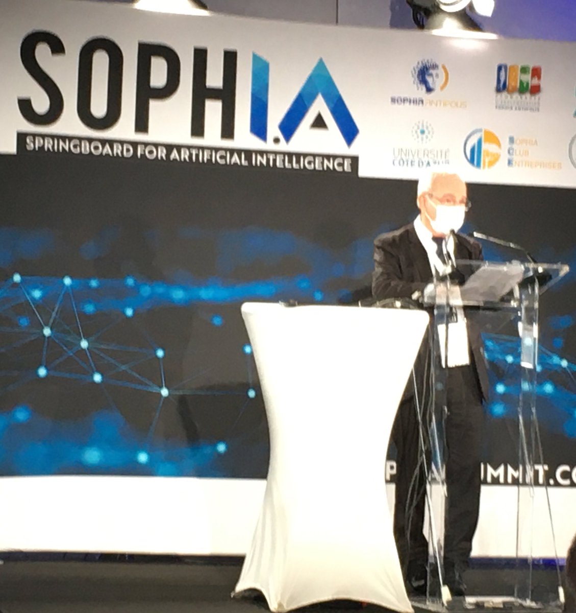 Dir. @3IAcotedazur @cbouveyron & Min. @JeanLeonetti opening the 4th @Summitsophia and announcing @SKEMA_BS is joining @3IAcotedazur - an ecosystem gathering 25% of French #ArtificiallIntelligence power ! @DibiaggioLudovi @GuilhonAlice @cedric_bedini @Marghe_PAGANI @BDecaux