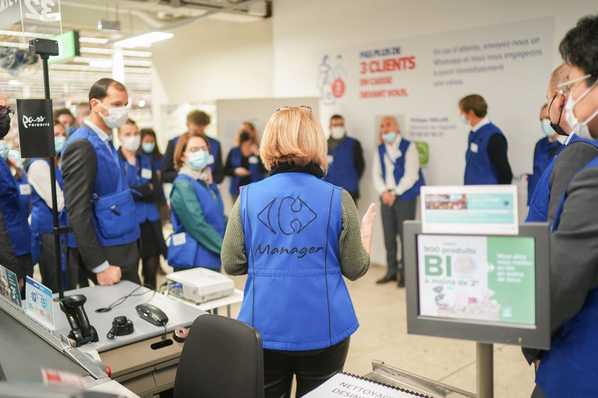 WeMorgane's tweet image. La caisse est le plus représentatif des métiers de Carrefour.
Exigeant et en lien direct avec nos Clients, notre rôle est de faciliter au maximum leurs missions.
Hier, avec le COMEX🇫🇷, nous avons pris le temps d'échanger avec nos premiers ambassadeurs. Bravo pour leur engagement.