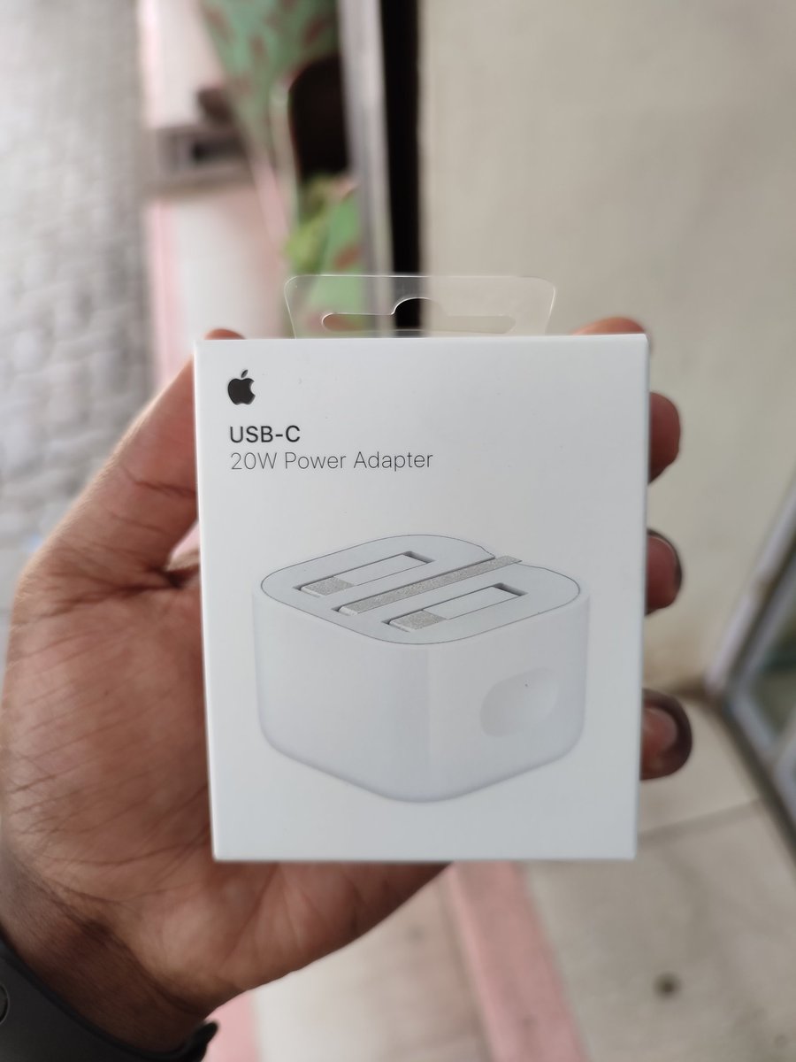 AmRoggoz's tweet photo. iPhone pals mpo? 👀
Cases, Power Adapters, Earphones and Airpods
DM/WhatsApp 0710 315 348
#FlavaInYourEar🎧 https://t.co/Tb3qS5MViT