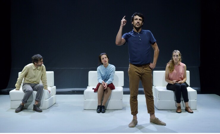 AtriumTeatre's tweet photo. "És divertida, esbojarrada i connecta amb el públic només d'aixecar el teló". Aquest divendres "iMe", la nova #SMARTCOMEDY dels @Darateatre, arriba a #Viladecans! https://t.co/DyHg2pyFmm https://t.co/qBvzZjLBv9