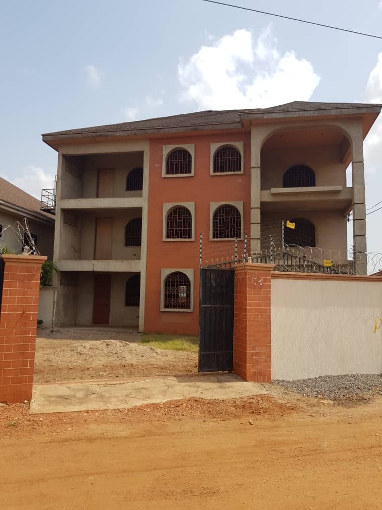 Properties7G's tweet photo. 9 BEDROOM 3 STORY BUILDING FOR SALE AT TEMA GOLF CITY. 

GHC2,740,500.00 

Call 0542591712 or 0204305540 for viewing https://t.co/LKWas8kfqT