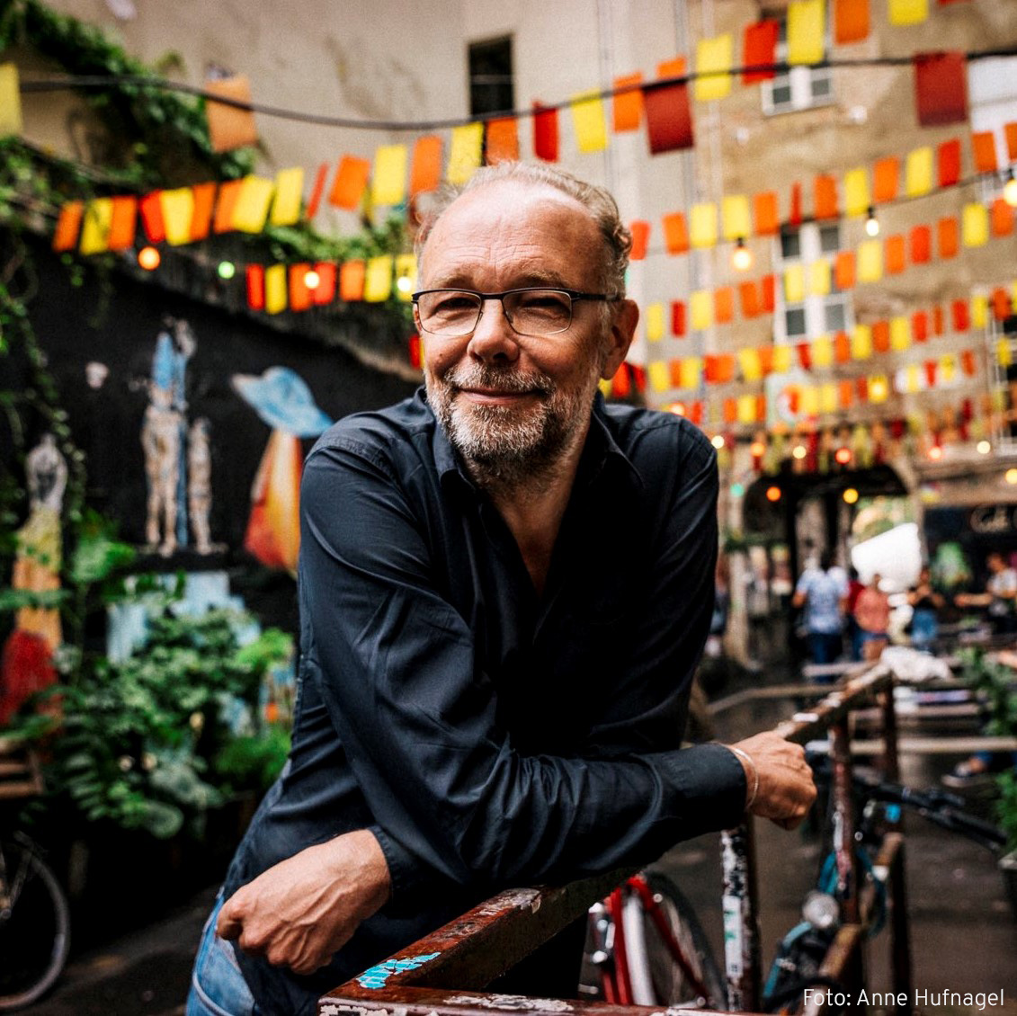 Junge_Akademie's tweet photo. 📌 Reminder: am 23.11. ab 18 Uhr via Zoom: #KlimaLectures x #KlimaDiskurse
Mit @BerndUlrich diskutieren Mitglieder der @Junge_Akademie und Vertreter*innen des @bayklif die große Frage „Warum wird nicht entschieden, was nötig wäre?“ 
Zur Anmeldung: https://t.co/84BJkcUMmE
(1/4) https://t.co/LpglMI3EC3