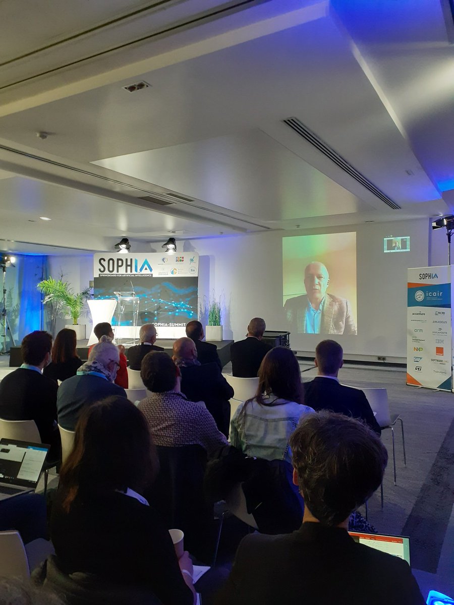 [#SophiaSummit] Opening ceremony with a keynote speech of @ReVe6el, the National coordinator for the French #ArtificialIntelligence strategy. The Prefet presented the 5 years program to support #AI development in France. #SophiaAntipolis is one of the 4 key AI hubs in France.