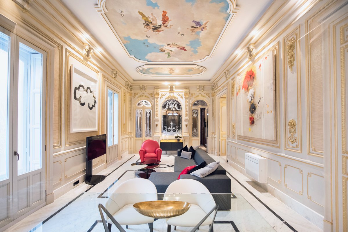 ¿Quién no ha querido vivir en un palacio?👑 Pues ahora puedes hacer tu sueño, realidad. Alójate en <a href="/palaciosalvetti/">Palacio Salvetti</a> y siéntete como de la realeza durante tu estancia. ¿Te lo vas a perder?