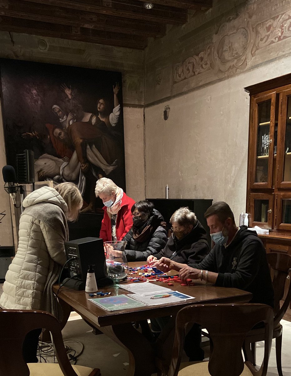 eone_abitare's tweet photo. Immaginare la #casa... con i mattoncini #LEGO! 🏗️
A #Villongo, il gruppo si è messo al lavoro per ragionare su spazi e attività comuni e in rete con il territorio. https://t.co/mBshA4mUwp