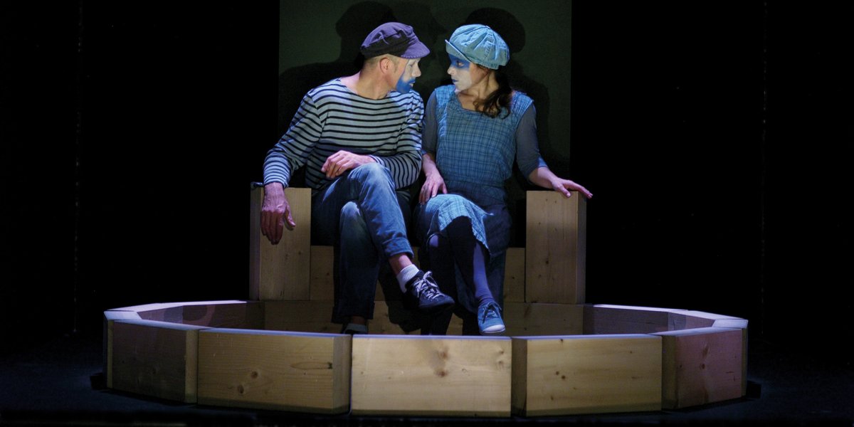 [LOVE BOX] ❤️ Un spectacle près de chez vous 🏠
Une suite de saynètes malicieuses qui mêlent mime, cirque et danse pour parler de la vie à 2 
📅 MER 17 et SAM 20/11 à 15H
📌 Salle des fêtes #StJulienSurReyssouze
🙂 dès 5 ans
🎟️ bit.ly/3Cpp2Pd
soutenu par <a href="/GrandBourgAgglo/">Grand Bourg Agglomération</a>