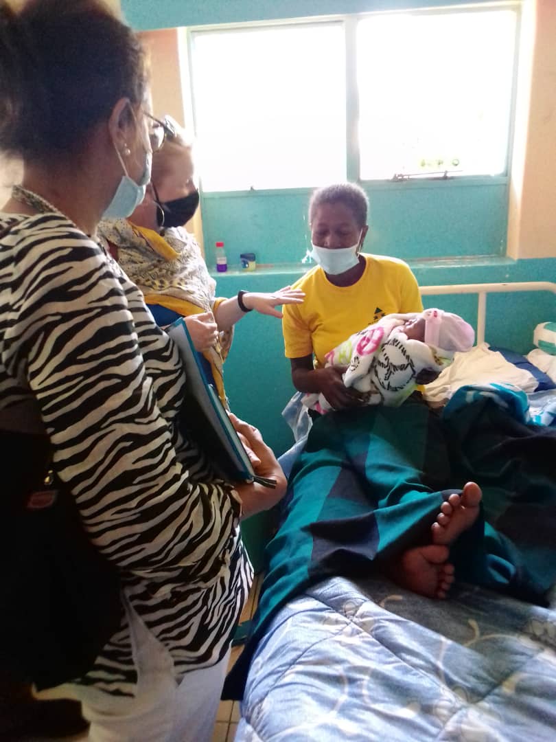 UNFPA_Zimbabwe's tweet photo. At various health facilities in #Zim @UNFPA under the #HealthDevelopmentFund supports interventions that seek 2 ensure women deliver their babies safely, have access 2 cervical cancer screening, family planning services etc โ thanks 2 @FCDOGovUK support @sophiawillittsk @Emuia https://t.co/vQQbHOPy5X