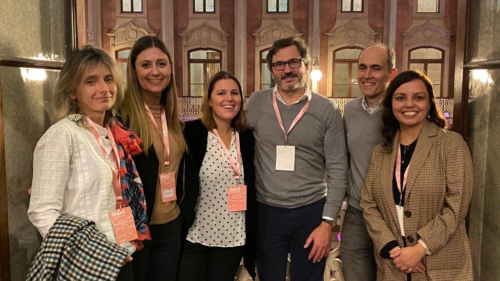 OpenValueFound's tweet photo. ✨Compartimos el encuentro de la delegación española en #CSummit de @_EVPA_ en el Palacio de la Bolsa de Oporto
📸
👉@malbors y @Monivasdelsol de @socialnest_org
👉Mª Ángeles León y María Cruz-Conde @merizino
👉@JoseMoncadaD de @LaBolsaSocial
👉@aitorojanguren de @koiki_home
💯 https://t.co/O2MVqRSLUB