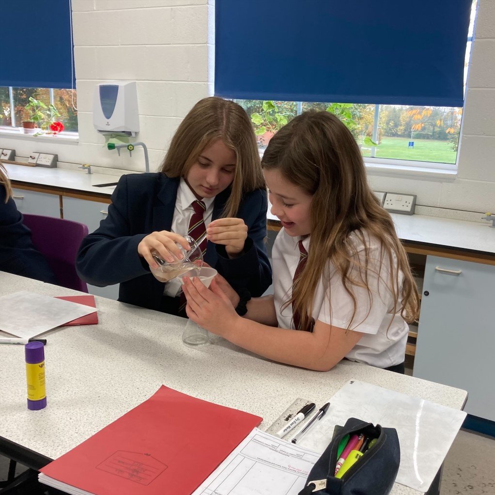 PATKingsSchool's tweet photo. Here are 7Y3 demonstrating excellent practical skills with the filtration technique. Well done from Mrs Leeson to the whole group! #science #practicallesson #filtration https://t.co/apBx2qiA49