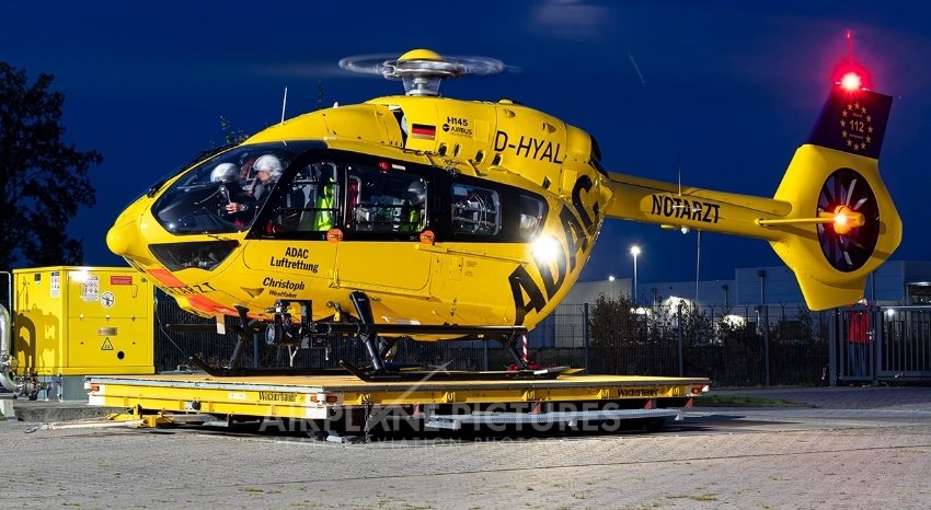 Spectrolab_Inc's tweet photo. We are @EuropeanRotors in Germany showcasing our #nightsun high-powered searchlights used by fire, police and military agencies all over the world and celebrating 65 years of space and searchlight heritage. MORE: https://t.co/22iZ3Zy5uj
#nightsun #nightsunsearchlights #hisl https://t.co/8BbRPSSRtY