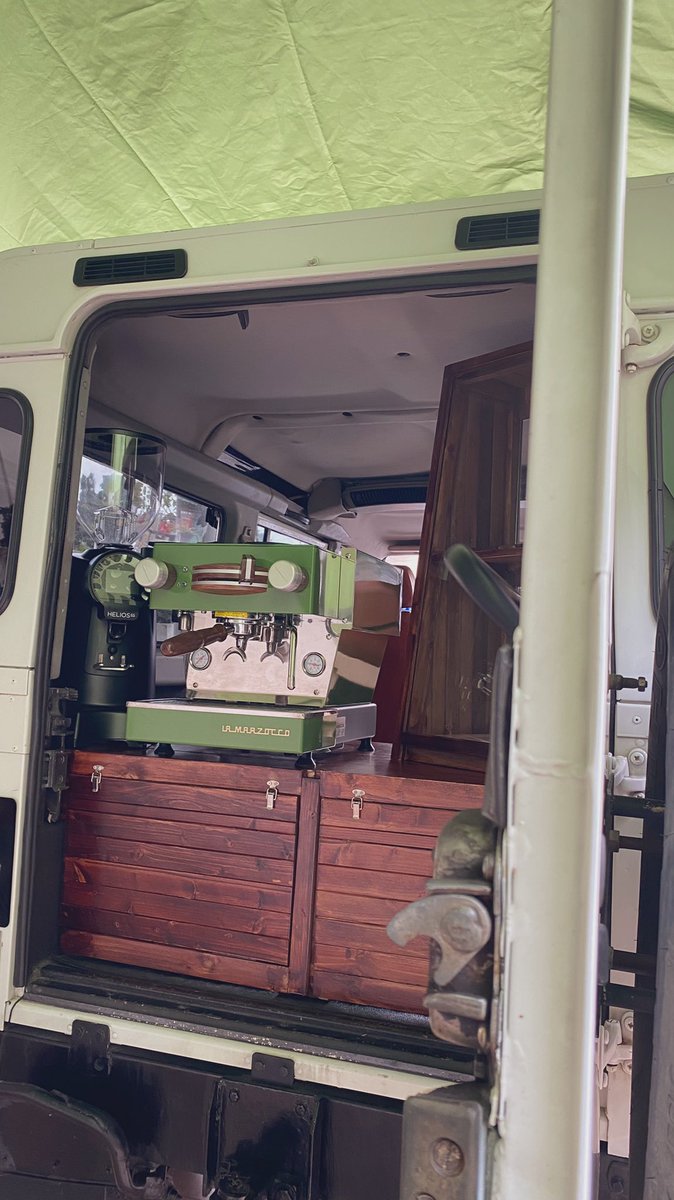 pitpit223's tweet photo. Tiga beradik bangon pagi jual kopi sambil sambil” camping. Main lagu 80s, utk menceriakan hati. Lai singgah, defender kami.

Laiyan KL
📍Taman Melewar, Batu Caves
7:30am - 10:00am
IG: laiyan.kl
Waze: https://t.co/OEmuVsQ872

@ngopiss @klfoodie #coffee #defender #kopi #KL #latte https://t.co/lbDn3jNf1G