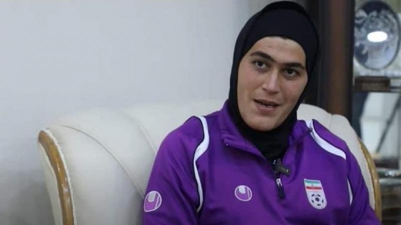 khaled250296215's tweet photo. بغض النظر عن جنسيتها وجنسها ومن طالب بكشف هل هي ذكر ام انثى حارسه مرمى ايران.   هي انسان في الاخير وكسر الخواطر لايجوز https://t.co/poJT6ahfth