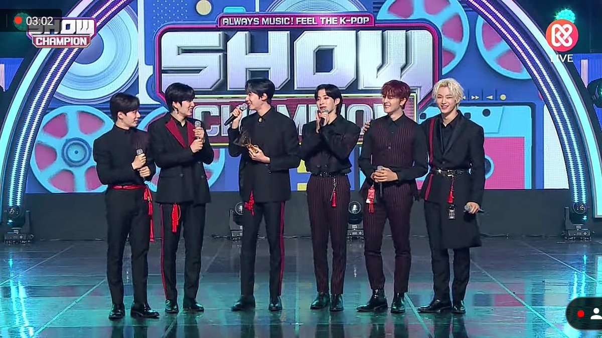 607_SEOHO's tweet photo. ONEUS is the real definition of 'Great things takes time' 💙

Congratulations on your first win!
#ONEUS1stWin #LUNA1stWin https://t.co/CxAFk15XAW