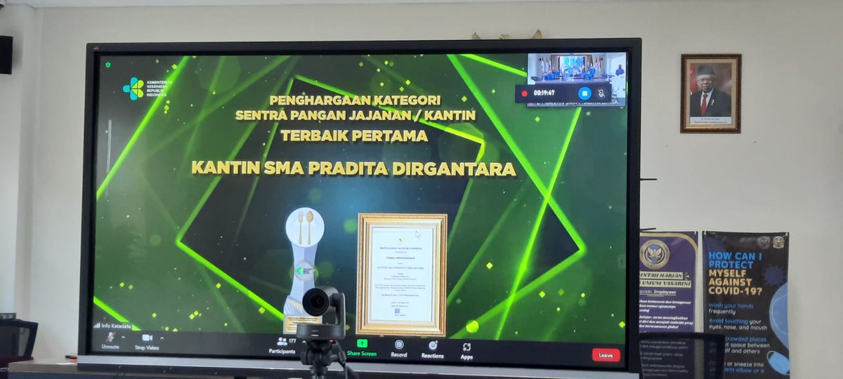 SadiminKCD12's tweet photo. Alhamdulillah
SMA PRADITA DIRGANTARA Cabdin V juara 🏆 pertama kategori sentra pangan / kantin tingkat Nasional @cabdin_v @pdkjateng https://t.co/BdkWj4P89k