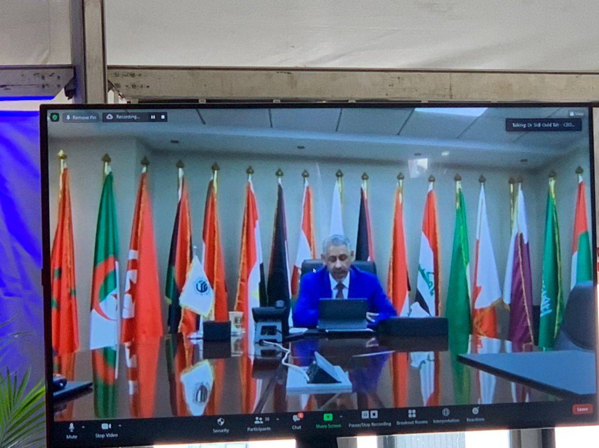 badeabank's tweet photo. At the #IATF2021 Director General Dr Sidi Ould Tah reiterates @badeabank support to Harmonization of African Standards in Pharmaceuticals & Medical Devices & commands the partnership from @afreximbank @ITFCCORP @ARSO_1977 @AfCFTA @ECA_OFFICIAL @aatb_program #BADEA2030 #ArabAid https://t.co/6OlvwaF1qy
