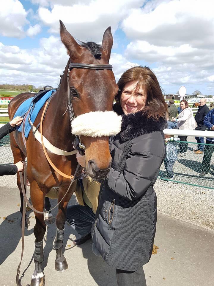 BecsBailey's tweet photo. I’m a day late, but every day is Horse Appreciation Day in my world ❤️ #AnneBonny #Ballymilan #CooleCharmer #OurReward https://t.co/WthFLGkYdf