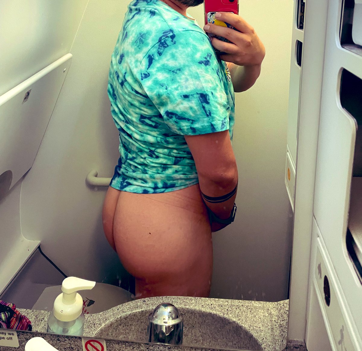 ShooshWaffle's tweet photo. there’s room for 1 more in this restroom #utgay #gay #gayman #gayutah #dick #vers #gaymormon #mormoncock #nsfw #naked #jackingoff #boner #cock #gayboy #utahgay #manass #hairybutt #otter #nudes #furry #gaycub https://t.co/MsJUTfhaDr