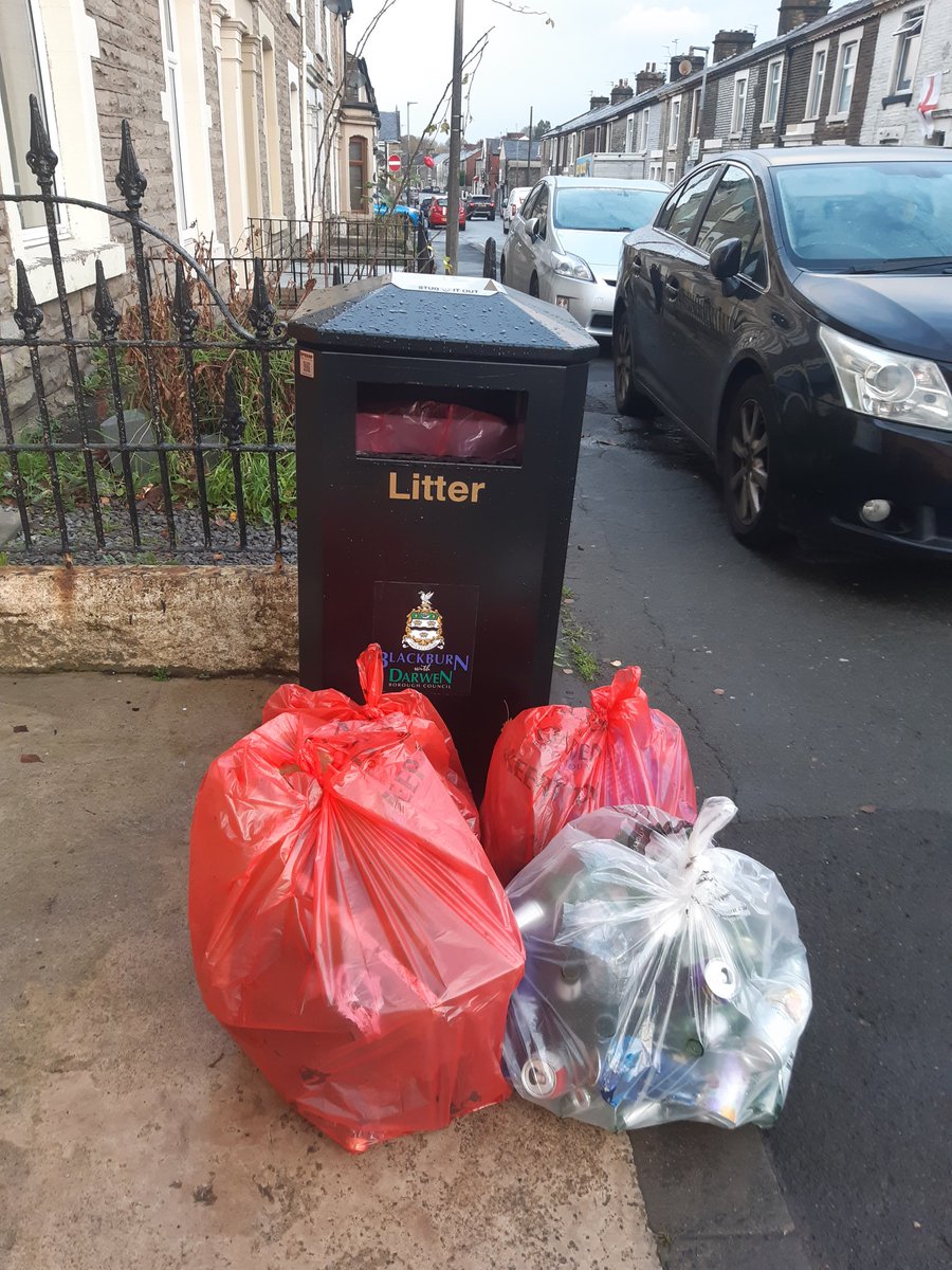 Keep Darwen Tidy π (@darwentidy) on Twitter photo Just an hour litter picking with Rosco
8 bags collected β
#makeadifference
<a href="/blackburndarwen/">Blackburn with Darwen Council</a>
<a href="/KeepBritainTidy/">Keep Britain Tidy</a> Just an hour litter picking with Rosco
8 bags collected β
#makeadifference
<a href="/blackburndarwen/">Blackburn with Darwen Council</a>
<a href="/KeepBritainTidy/">Keep Britain Tidy</a>
