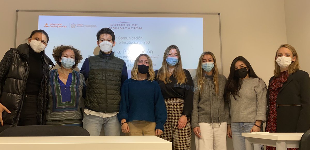 gabrielaortegaj's tweet photo. Un grupo espectacular lleno de ilusión, ganas de aprender 🔝 y con
habilidad de aplicar los conceptos a sus áreas de trabajo 👏🏽 
Gracias @universidadcjc y @EstComunicacion #Master360 https://t.co/xdeaGSry6E