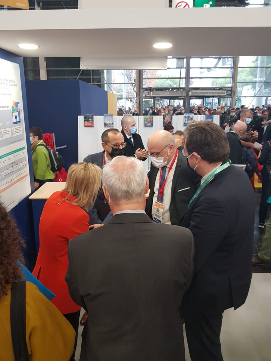 aife_officiel's tweet photo. Présentation au @salondesmaires de la #TNCP à Mme Agnès Pannier-Runacher, ministre déléguée auprès du ministre de @Economie_Gouv . 
Présentation du projet de transformation numérique de la commande publique. @AgnesRunacher #SMCL2021 https://t.co/8CAJbyX4nu