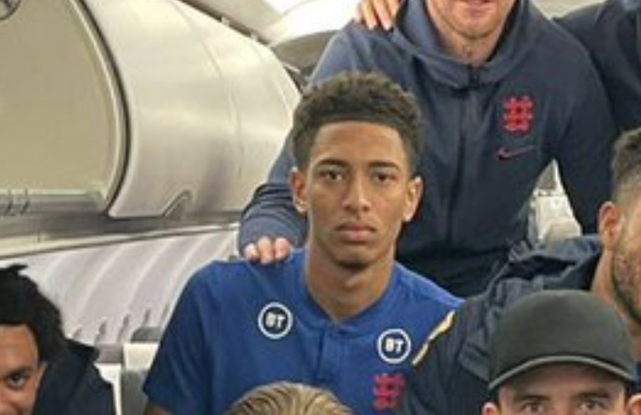 TrollFootball's tweet photo. Tfw you realise you should be on a plane to Germany and not England https://t.co/RPazUKKErS