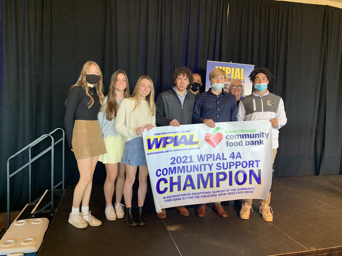 Congrats to <a href="/QVAthletics/">Quaker Valley Athletic Office</a>, our inaugural WPIAL/<a href="/PghFoodBank/">Greater Pittsburgh Community Food Bank</a> Food Drive 4A champion! 👏👏

#WPIAL | 💙💛