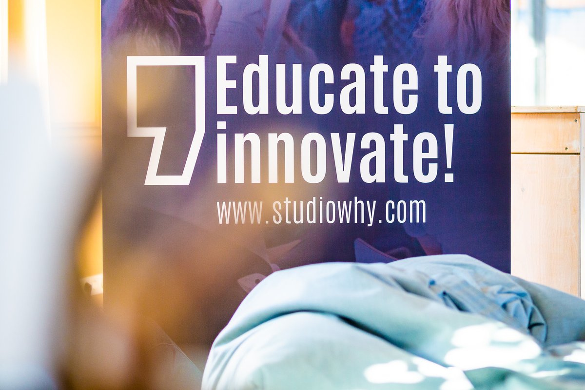 In december we organize a final base training on STUDIO.WHY Design Thinking for those who want to facilitate innovation teams within their organization.

zcu.io/Ktbv