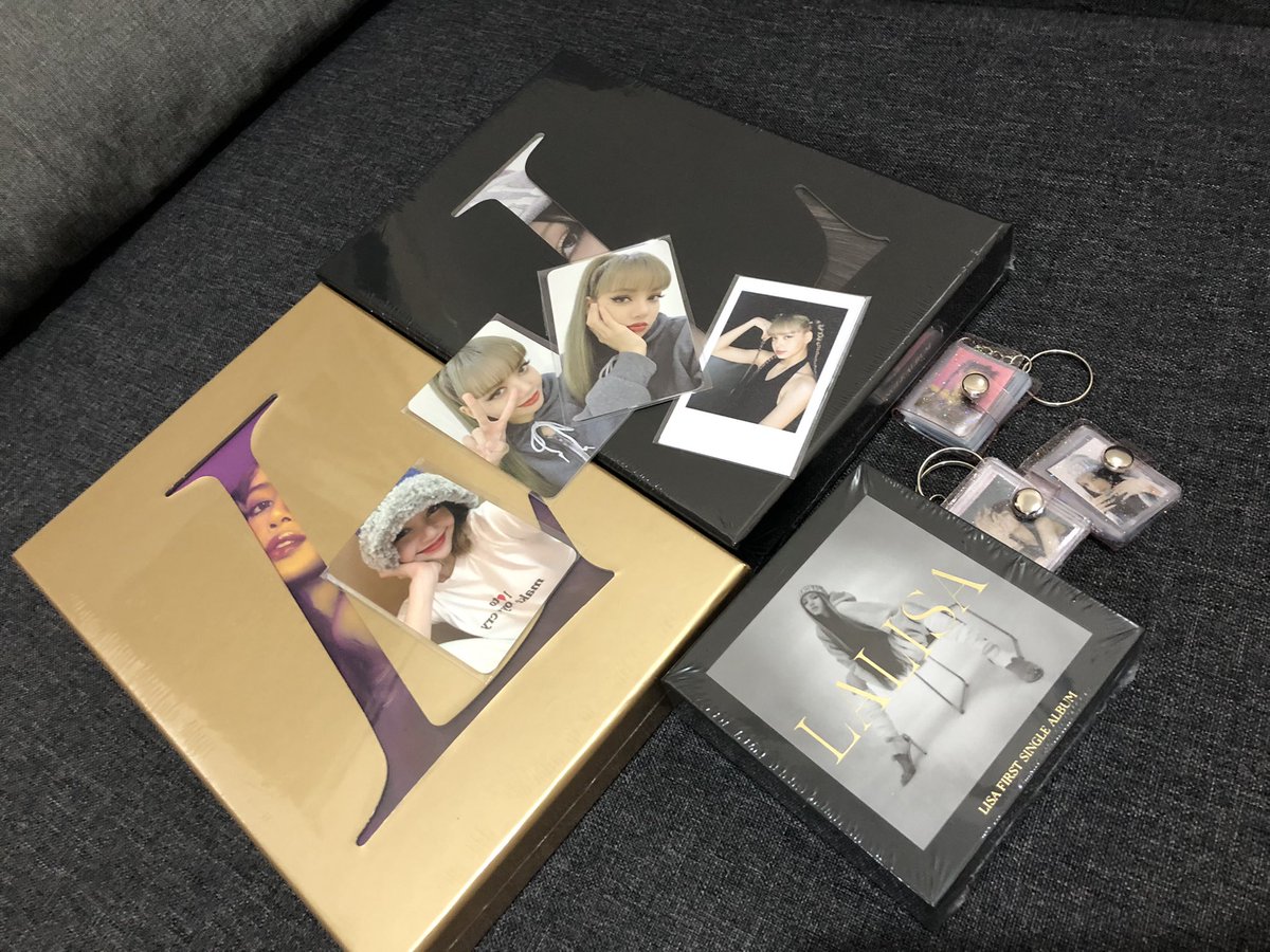 reksb_'s tweet photo. Thank you @keeppoppin_shop 🥰🥰🥰 worth the wait lahat ng items. sobrang happy ko ❤️❤️ sa uulitin po #KeepPoppinFeedbacks #lalisa #photocards #JUNGKOOK #TWICE https://t.co/0jXLCz7wuh