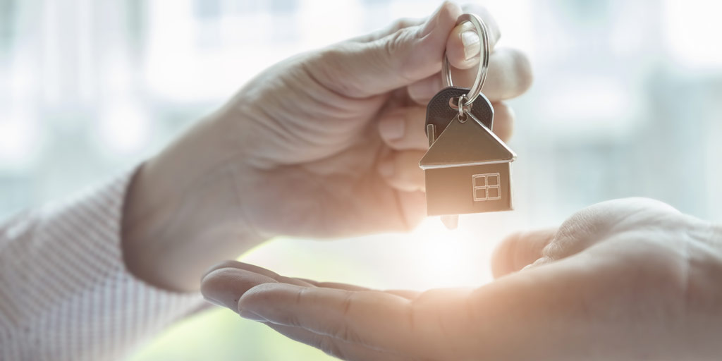 debeka's tweet photo. Lieber das eigene #Haus abbezahlen als das des Vermieters?
#Tipps für #Immobilienkäufer – Mit einem persönlichen Plan und cleverer Hilfe kann der #Traum vom eigenen #Zuhause wahr werden: https://t.co/ZCcU7xsVb1

Der #Debeka-Immobilienservice: https://t.co/gUebZTXc28 

#Immobilien https://t.co/RNr3bCzSOE