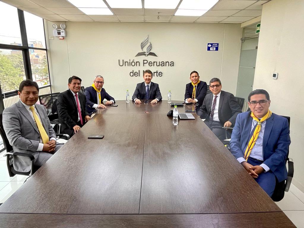 EdgardoMuguerza's tweet photo. Cuando tienes fe logras ver cosas que nadie más puede. ¡No dejes de creer!

Gratitud Pr Antonio Marcos Alves y Dr Sócrates Quispe por el acompañamiento al área educativa de la #UPN https://t.co/iXndfuhxID