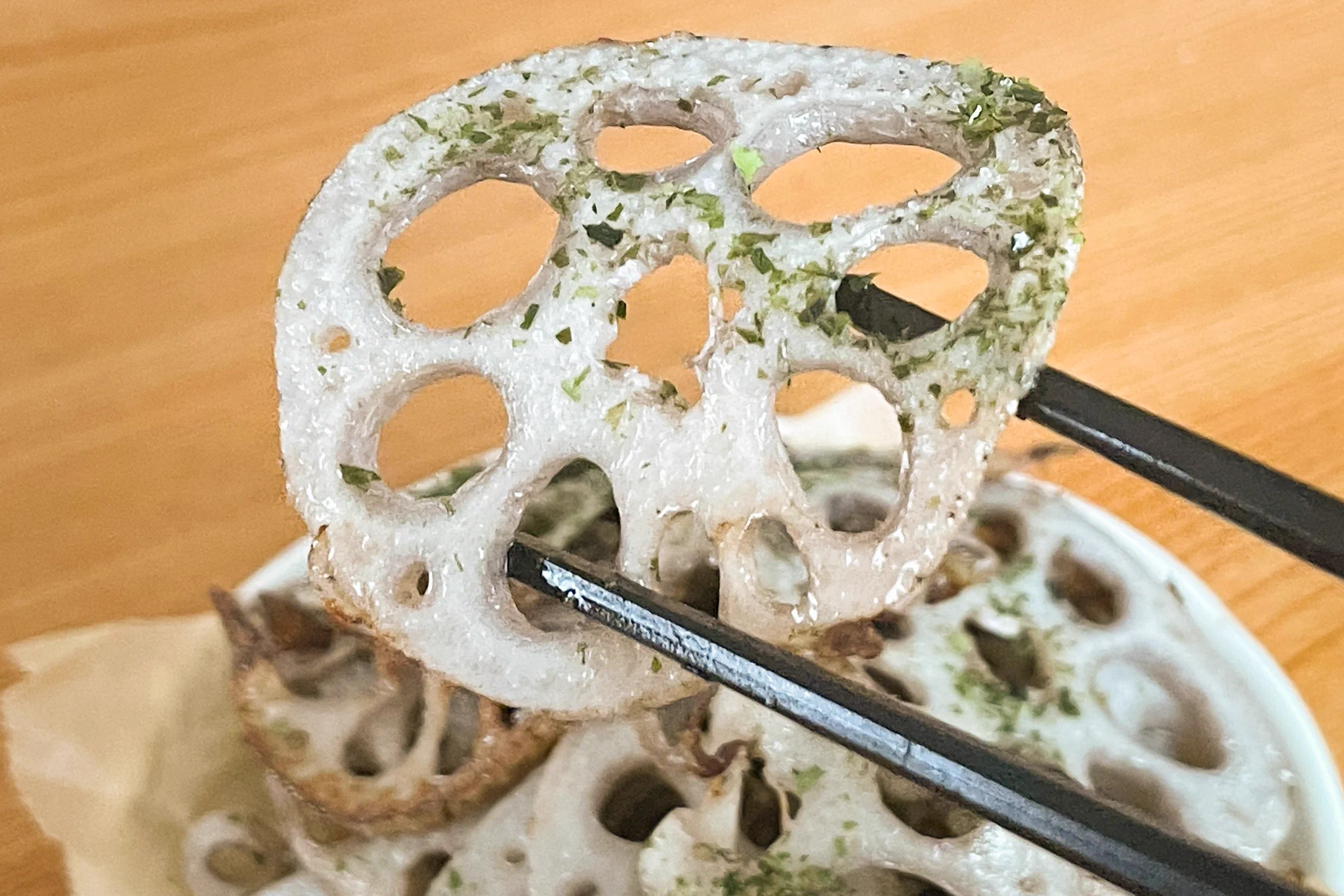 油が少量で済むのも嬉しい！のり塩の味付けが美味しそうなレンコンレシピ！