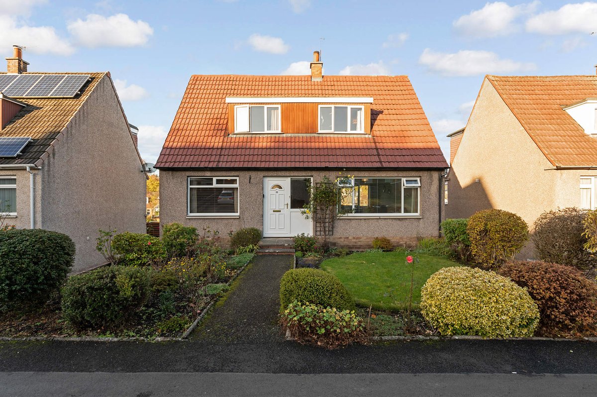 NEW TO MARKET - 3 bed Detached O/O £195,000 Thimblehall Dr, Dunfermline #Dunfermline #Property