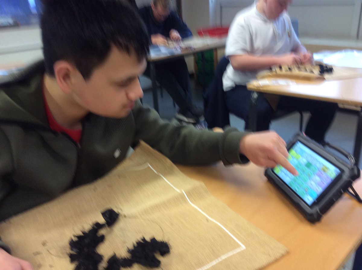 TirMorfa's tweet photo. This pupil has been using push and pull on the AAC to remind himself of the instructions for making his rag rug. #ytmllandegla #ytmdcf #ytmscitech https://t.co/A9QhJnUzVu