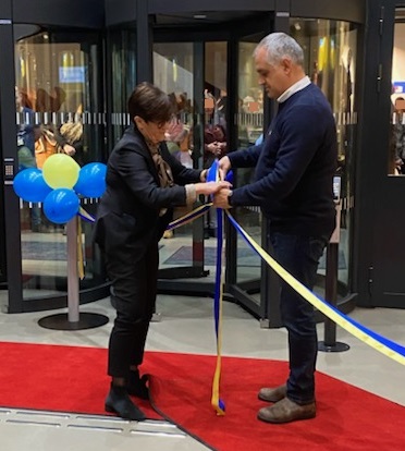 Idag inviger vi våra nya lokaler i Göteborg. <a href="/Skatteverket/">Skatteverket</a> anpassar stegvis våra lokaler till varierat arbetssätt. Våra arbetsplatser ska vara inspirerande, miljösmarta och förenkla samarbete genom möten som är fysiska, digitala och i hybridform, liksom även enskilt arbete.