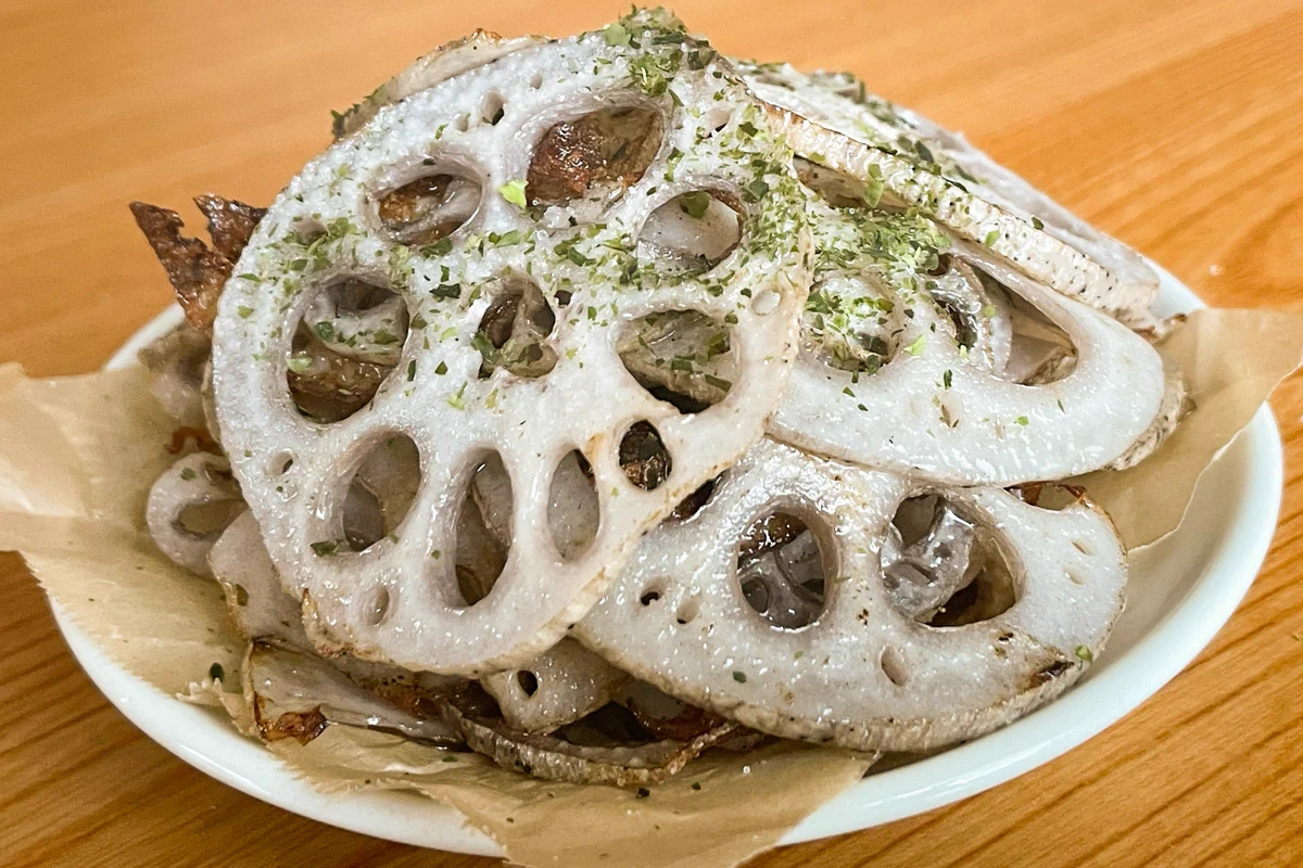 油が少量で済むのも嬉しい！のり塩の味付けが美味しそうなレンコンレシピ！