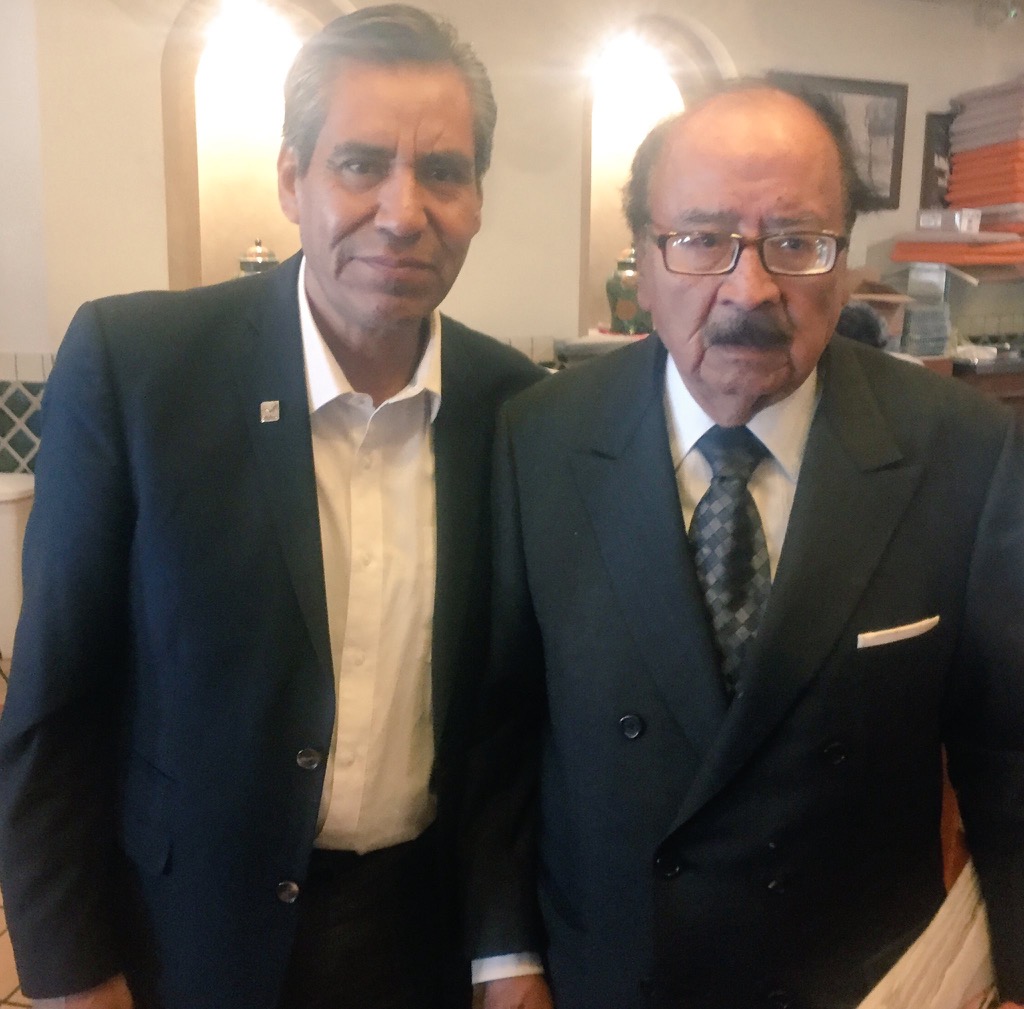 CiriloSalasH's tweet photo. Por siempre y para siempre vivirá en nuestros corazones, Mtro. José Luis Velázquez Báez, Ser de luz. https://t.co/8KUBfyOxct