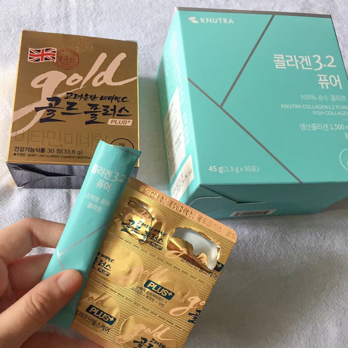 hiseoulpretty's tweet photo. ทำบุญสวยชาติหน้า กินวิตามินซีขาวชาตินี้แน่นอนค่ะ🥺 ยิ่งกินคู่กับคอลลาเจนด้วยก็คือขาวยิ่งกว่า เนียนยิ่งกว่า !! นี่กินมาปีกว่า จากแขนที่มีแต่รอยเพราะอะไรกัดนิดหน่อยก็แพ้ แต่ปจบได้ขนาดนี้คือจะร้องไห้ #ไว้รีวิวห้ามขายของของโว้ยย #วิตามินซีอึนดัน #knutra https://t.co/OHpyabWlEA